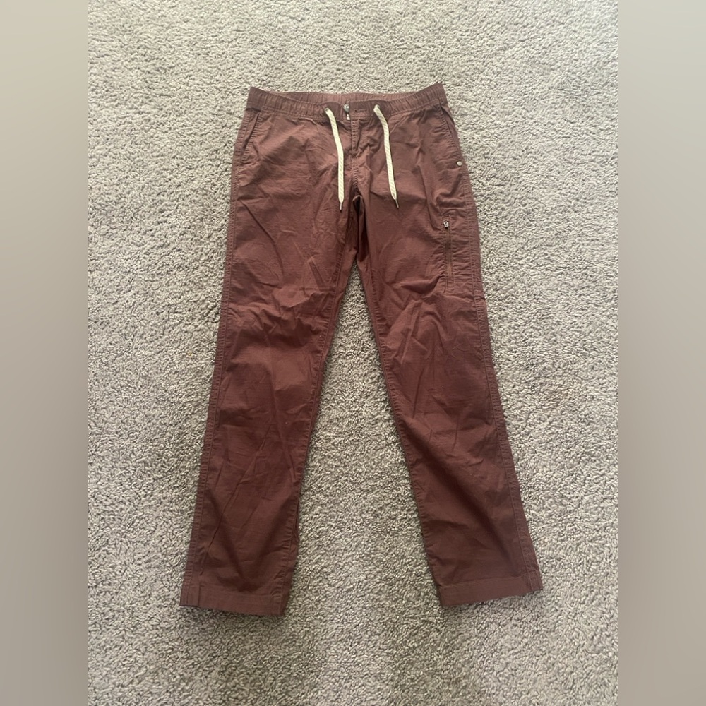 Vuori Straight-Leg Drawstring Pants in Rust Brown